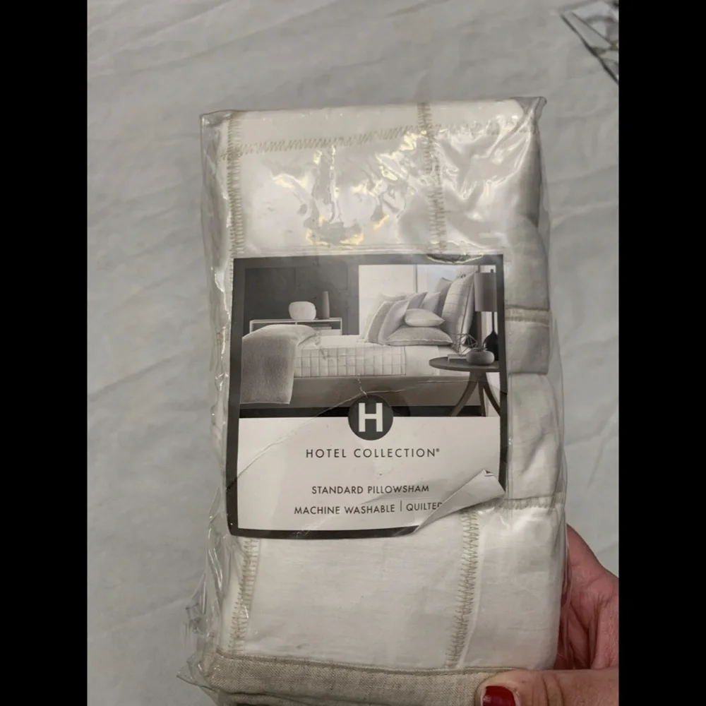 NIB Hotel‎ Collection Waffle Weave Quilted (1) Standard Sham Pillow